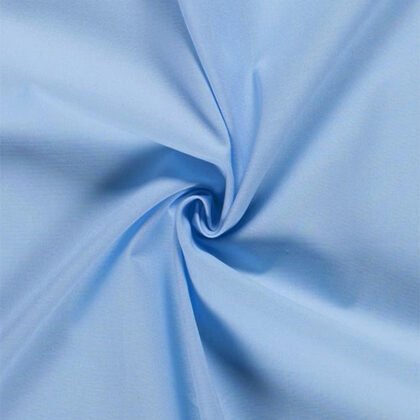 Tela básica de algodón en color azul claro.